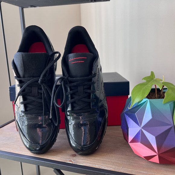 Nearly New (Only Worn Twice) Reebok It's A Man's World Women's Running Sneakers - Picture 6 of 16